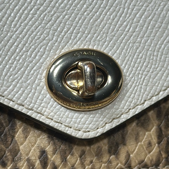 COACH Slim Turnlock Envelope Wallet With Chain - Picture 5 of 16